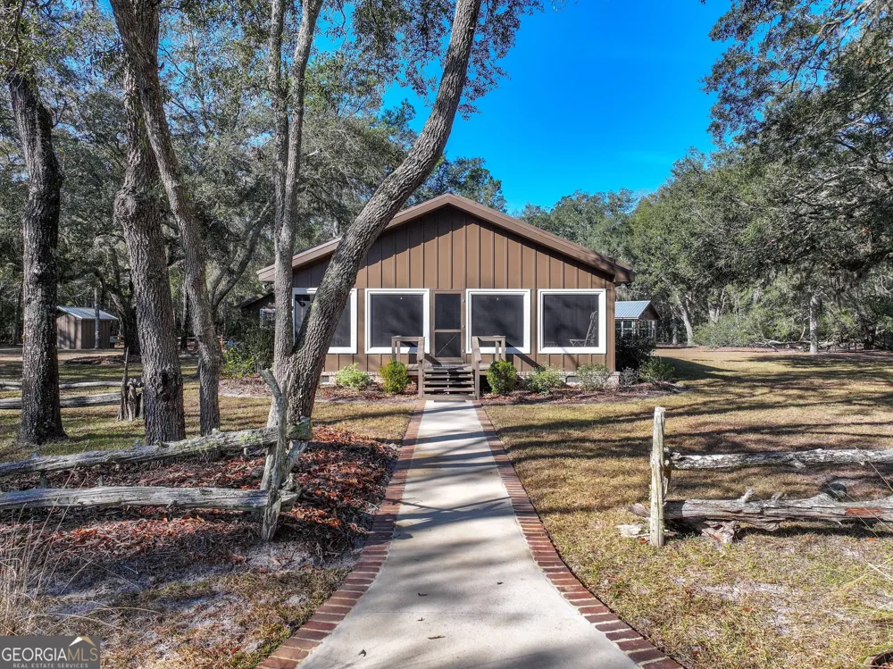 279 Mid River RD White Oak, GA 31568