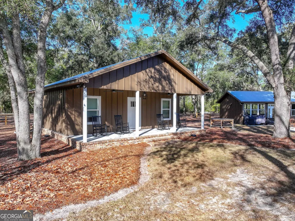 279 Mid River RD White Oak, GA 31568