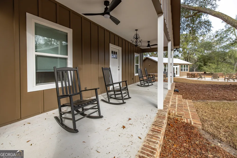 279 Mid River RD White Oak, GA 31568