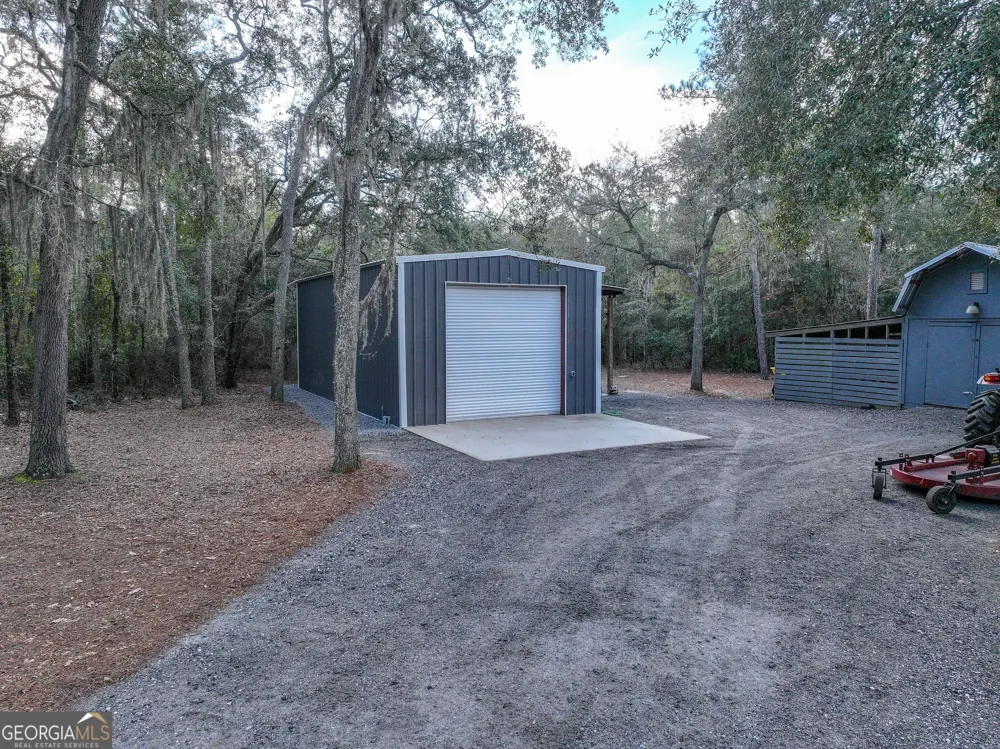 279 Mid River RD White Oak, GA 31568