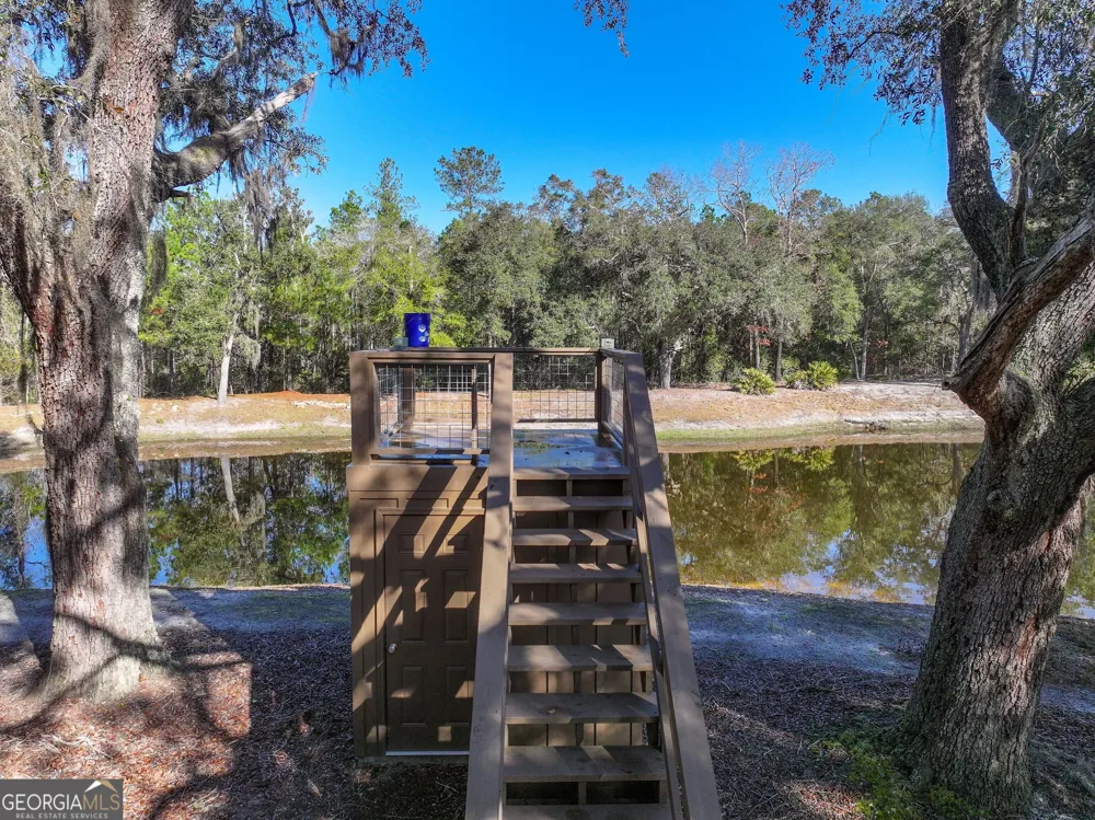 279 Mid River RD White Oak, GA 31568