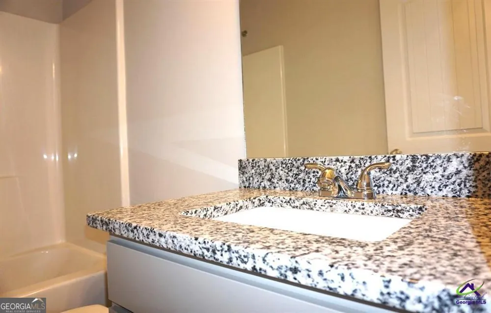 121 Bluecoat TRL Byron, GA 31008