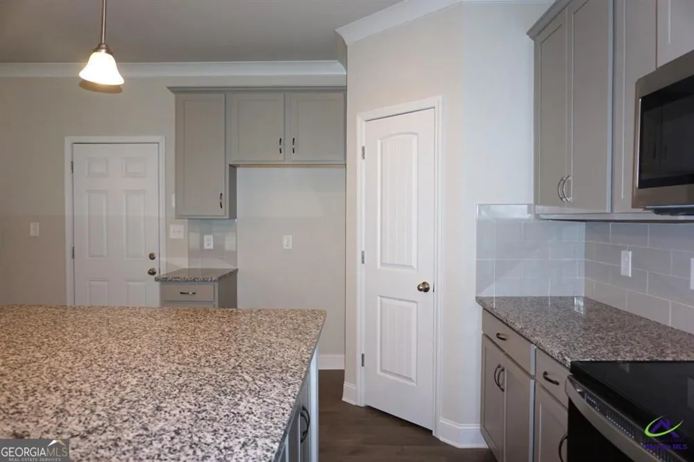 121 Bluecoat TRL Byron, GA 31008