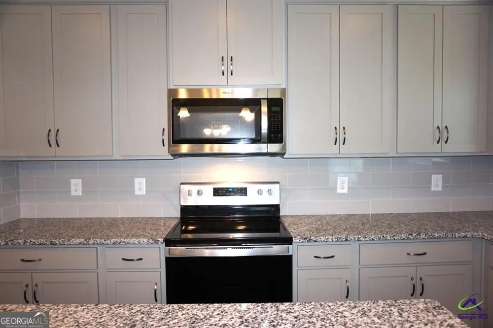 121 Bluecoat TRL Byron, GA 31008