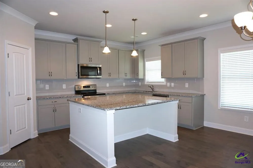 121 Bluecoat TRL Byron, GA 31008