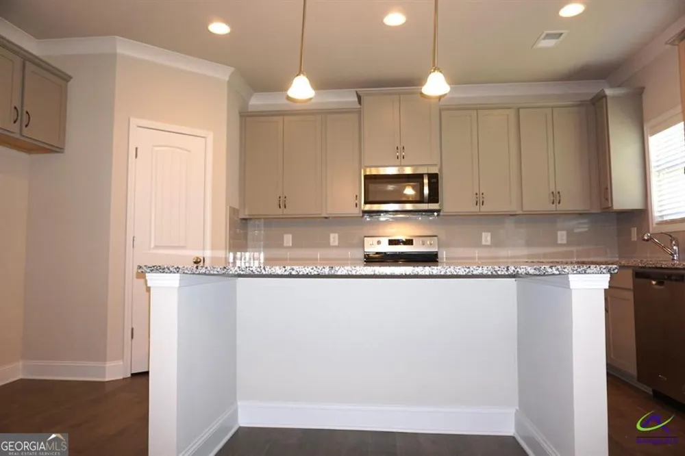 121 Bluecoat TRL Byron, GA 31008