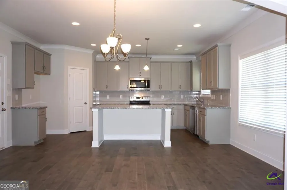 121 Bluecoat TRL Byron, GA 31008
