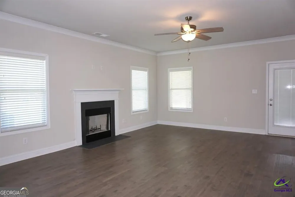121 Bluecoat TRL Byron, GA 31008