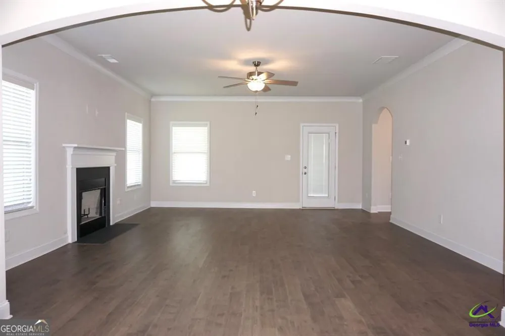 121 Bluecoat TRL Byron, GA 31008