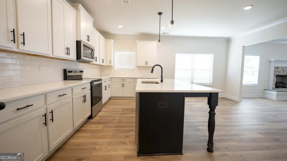 121 Bluecoat TRL Byron, GA 31008