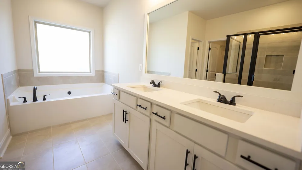 121 Bluecoat TRL Byron, GA 31008