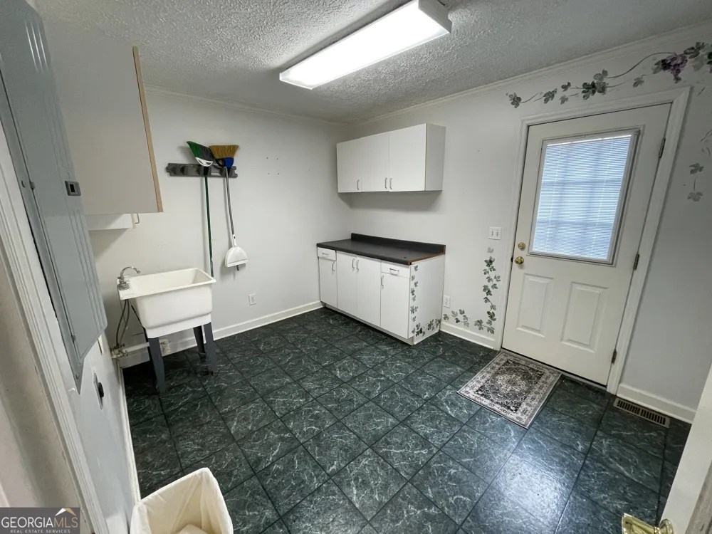 492 Ga Highway 26 E Cochran, GA 31014
