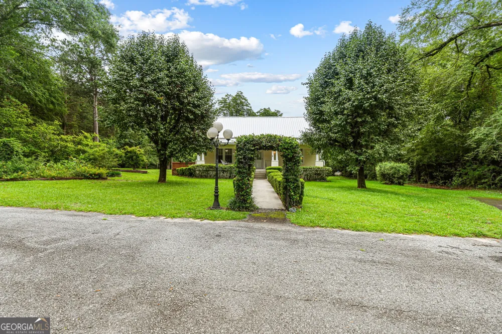 492 Ga Highway 26 E Cochran, GA 31014