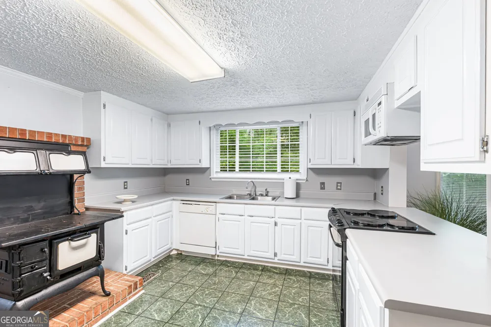 492 Ga Highway 26 E Cochran, GA 31014