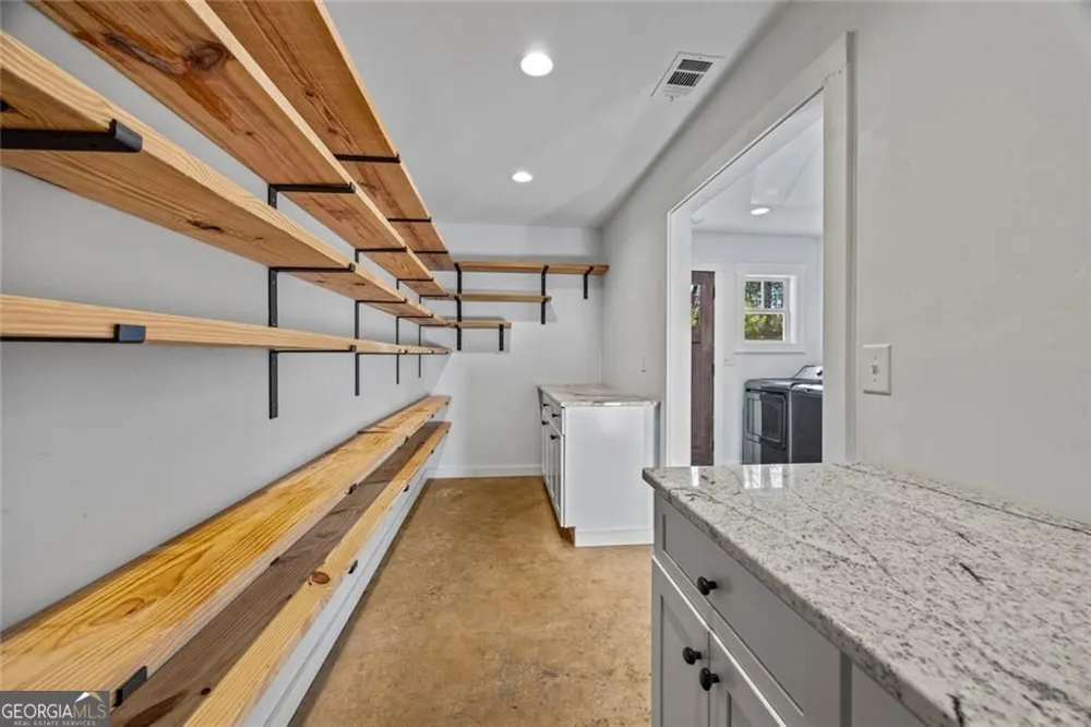 665 N Holcomb DR Martin, GA 30557