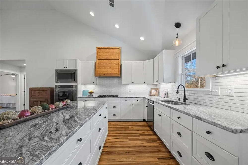 665 N Holcomb DR Martin, GA 30557