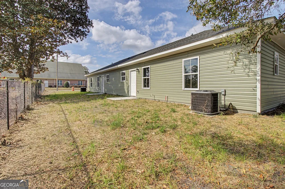 205 Bagley AVE Hinesville, GA 31313