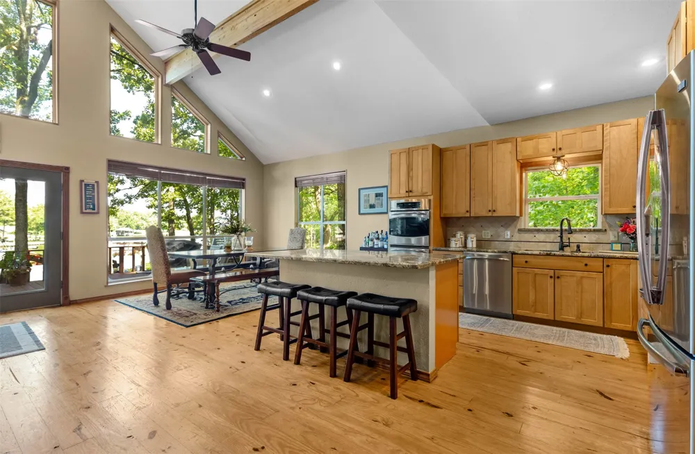 115 Larsen Ln Scroggins, TX 75480