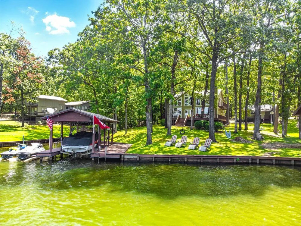 115 Larsen Ln Scroggins, TX 75480