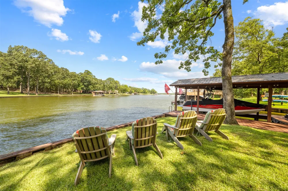 115 Larsen Ln Scroggins, TX 75480