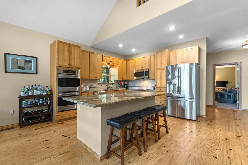 115 Larsen Ln Scroggins, TX 75480