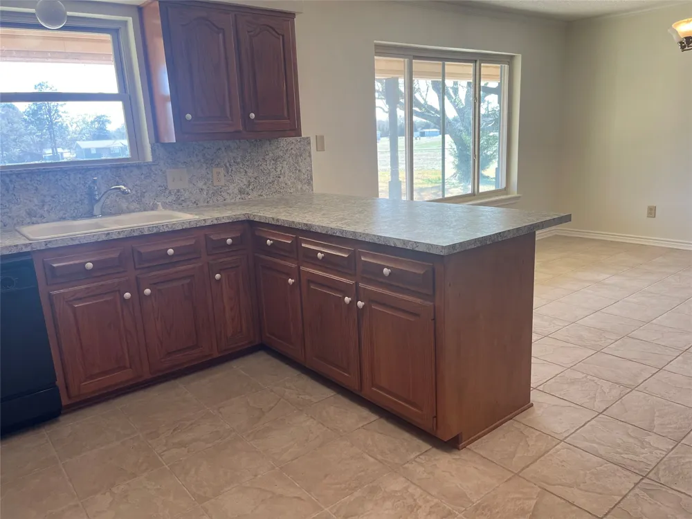 1624 County Road 1560 Alba, TX 75410