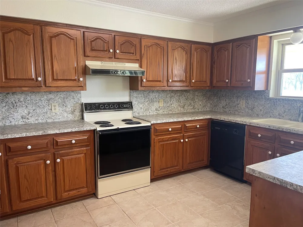 1624 County Road 1560 Alba, TX 75410