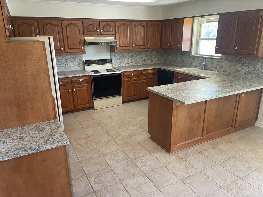 1624 County Road 1560 Alba, TX 75410
