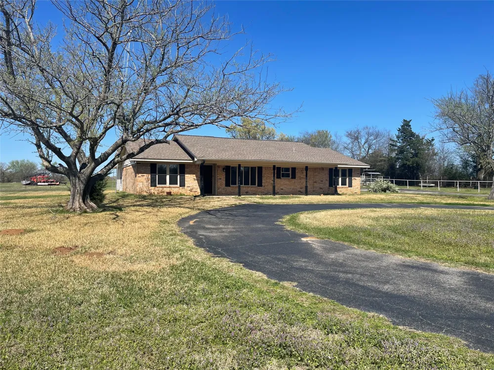 1624 County Road 1560 Alba, TX 75410