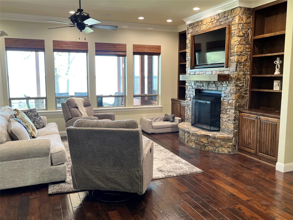1255 County Road 3400 Emory, TX 75440