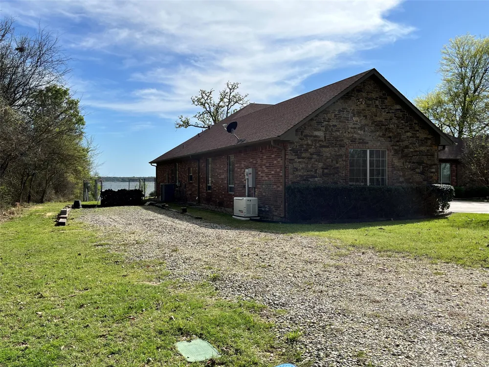 1255 County Road 3400 Emory, TX 75440