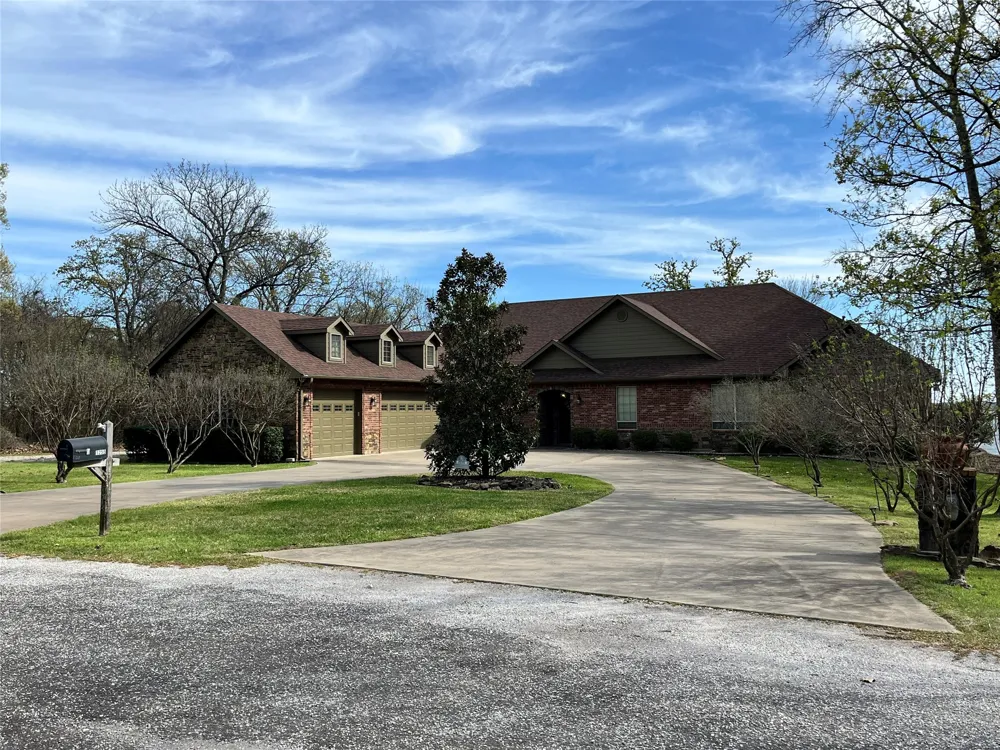 1255 County Road 3400 Emory, TX 75440