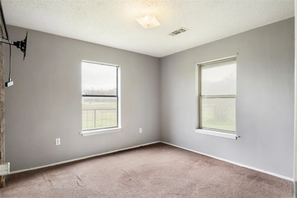1106 Hcr 1414 Covington, TX 76636