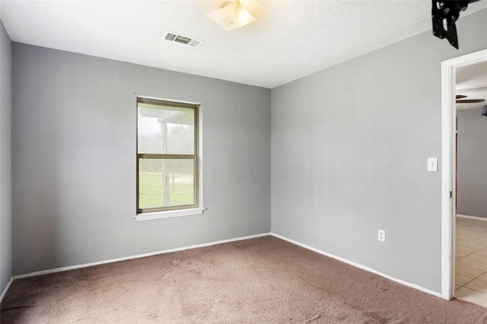1106 Hcr 1414 Covington, TX 76636