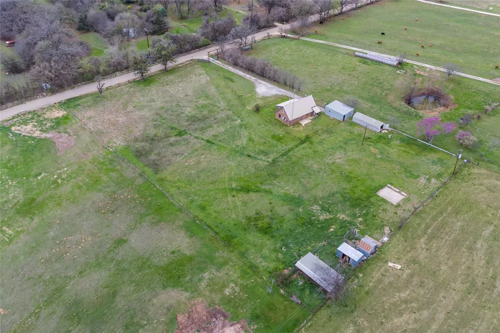1106 Hcr 1414 Covington, TX 76636