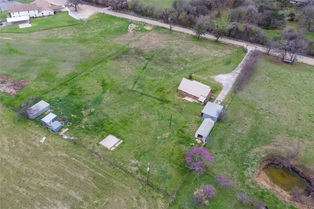 1106 Hcr 1414 Covington, TX 76636