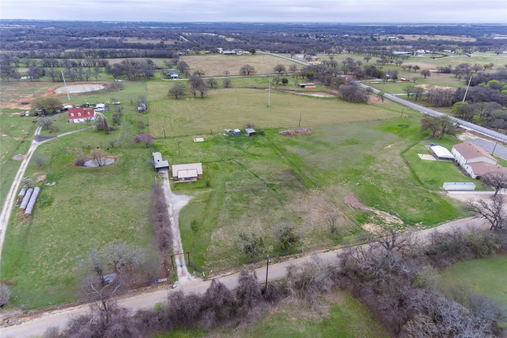 1106 Hcr 1414 Covington, TX 76636