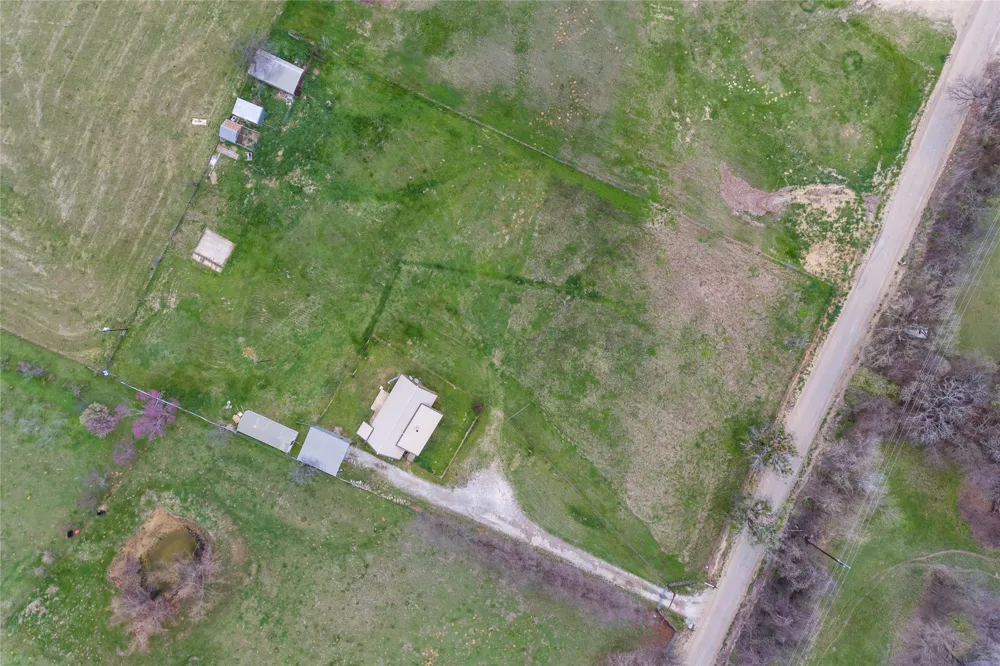 1106 Hcr 1414 Covington, TX 76636