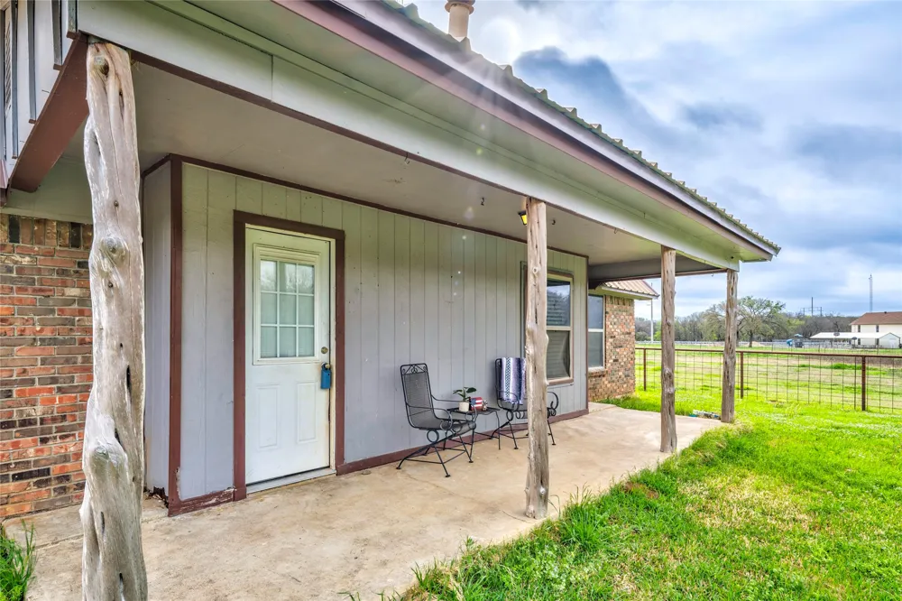 1106 Hcr 1414 Covington, TX 76636