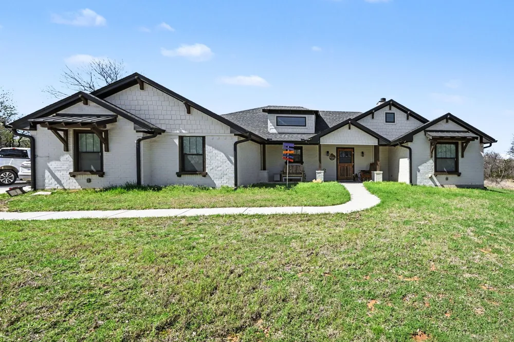 192 Grand Harbor Boulevard Chico, TX 76431