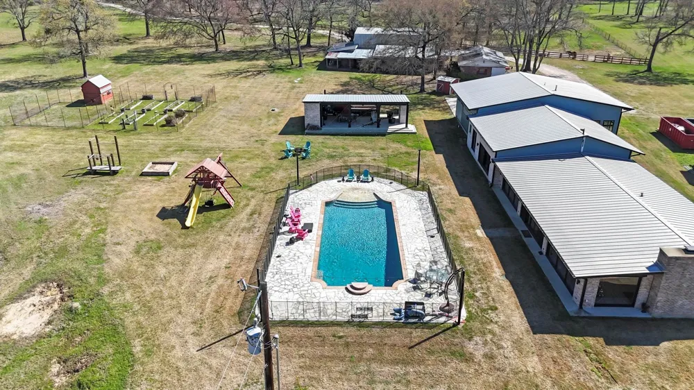 19225 Forest Service Road 219 Richards, TX 77873