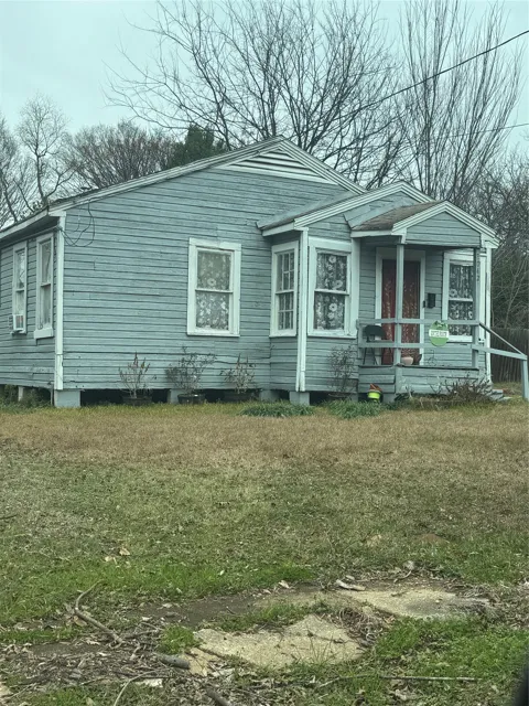 3042 Dupont Street