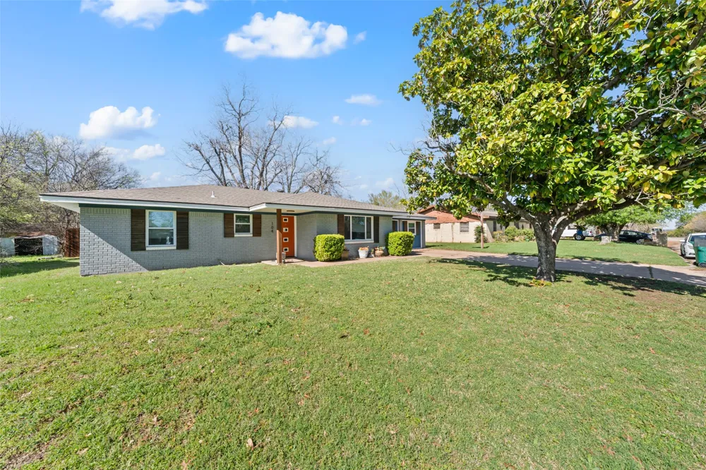 104 E Santa Anna Drive Robinson, TX 76706