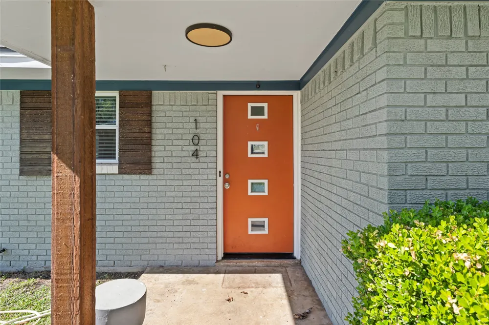 104 E Santa Anna Drive Robinson, TX 76706