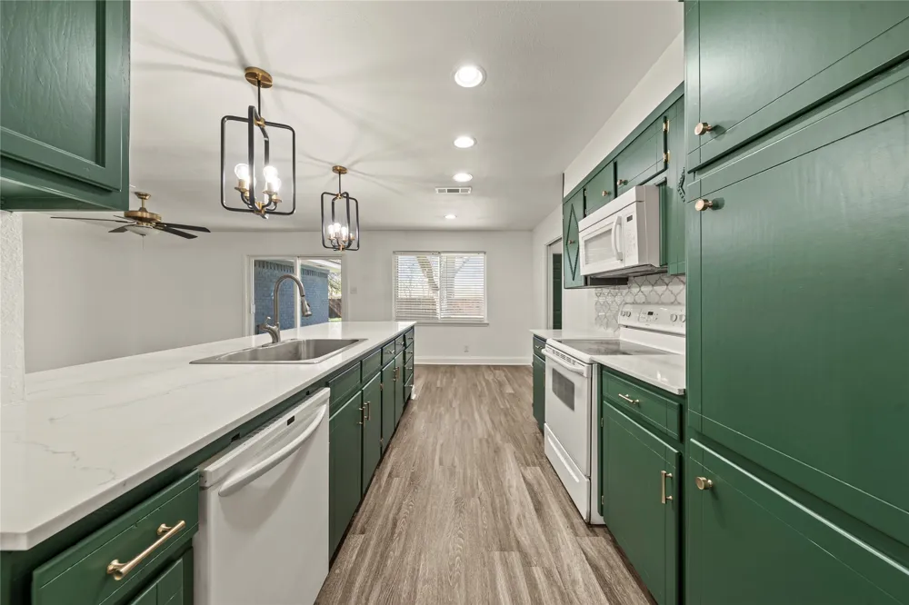 104 E Santa Anna Drive Robinson, TX 76706