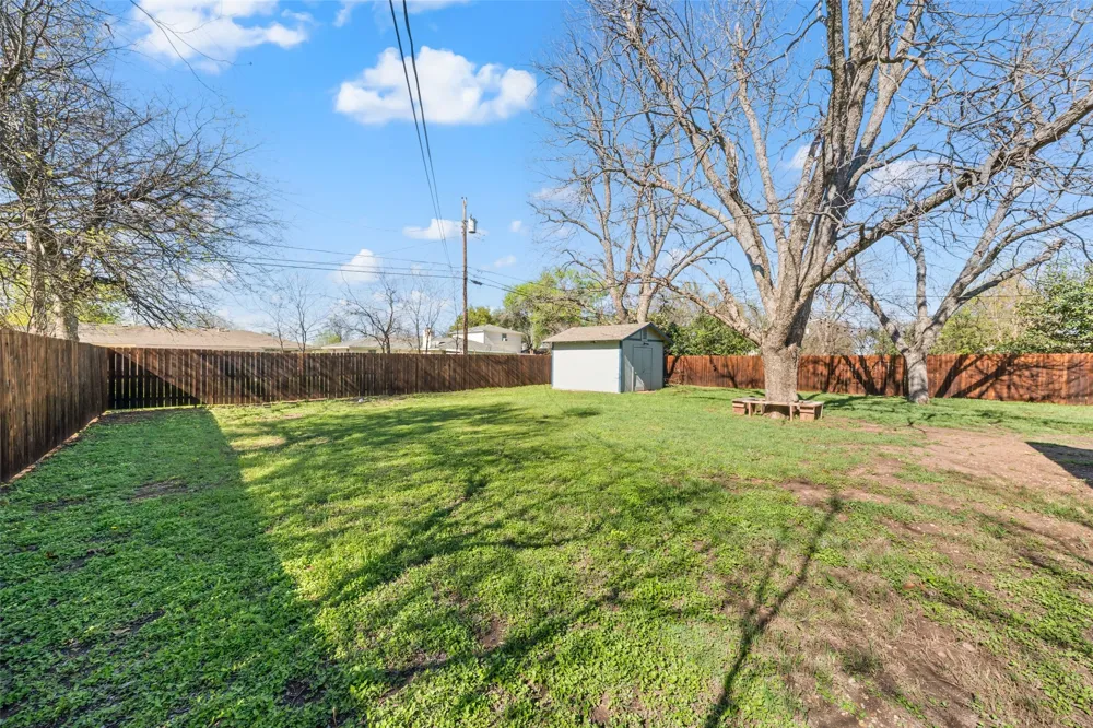 104 E Santa Anna Drive Robinson, TX 76706