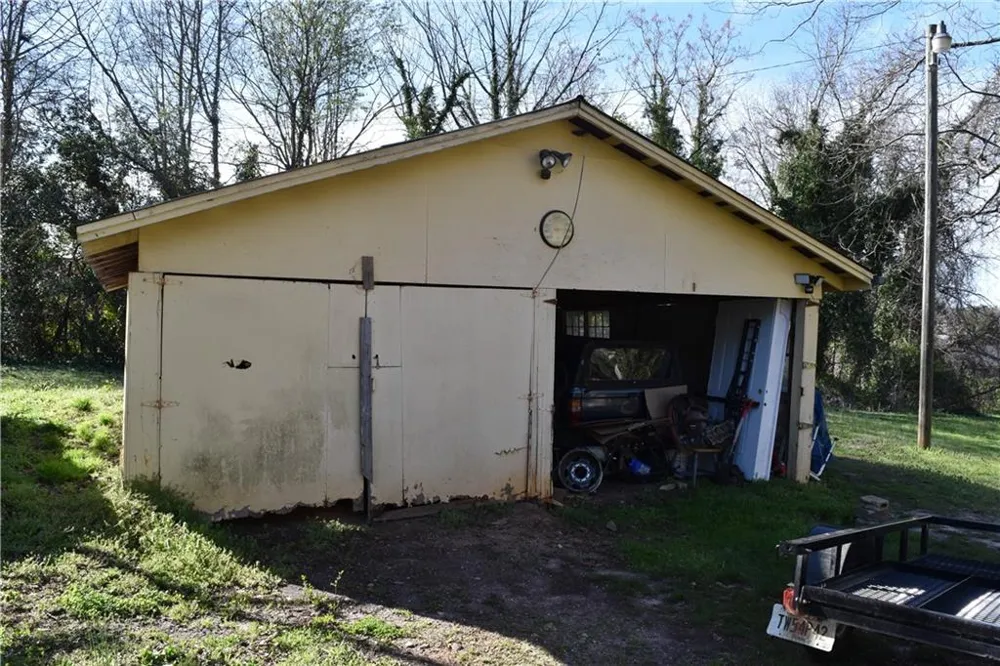 129 Brady Street Toccoa, GA 30577