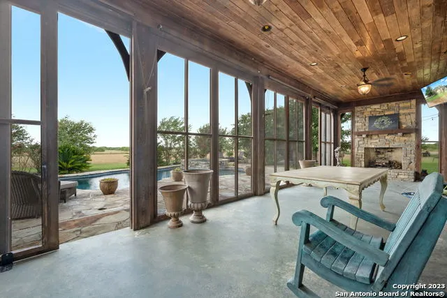 2538 COUNTY ROAD 223 Floresville, TX 78114