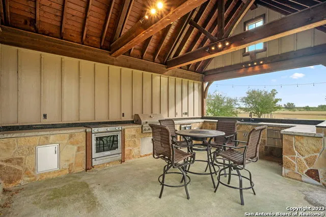 2538 COUNTY ROAD 223 Floresville, TX 78114