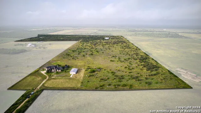2538 COUNTY ROAD 223 Floresville, TX 78114